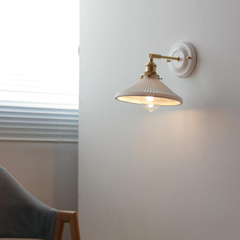 Hikari – Vintage Japanse Keramiek Messing Wandlamp