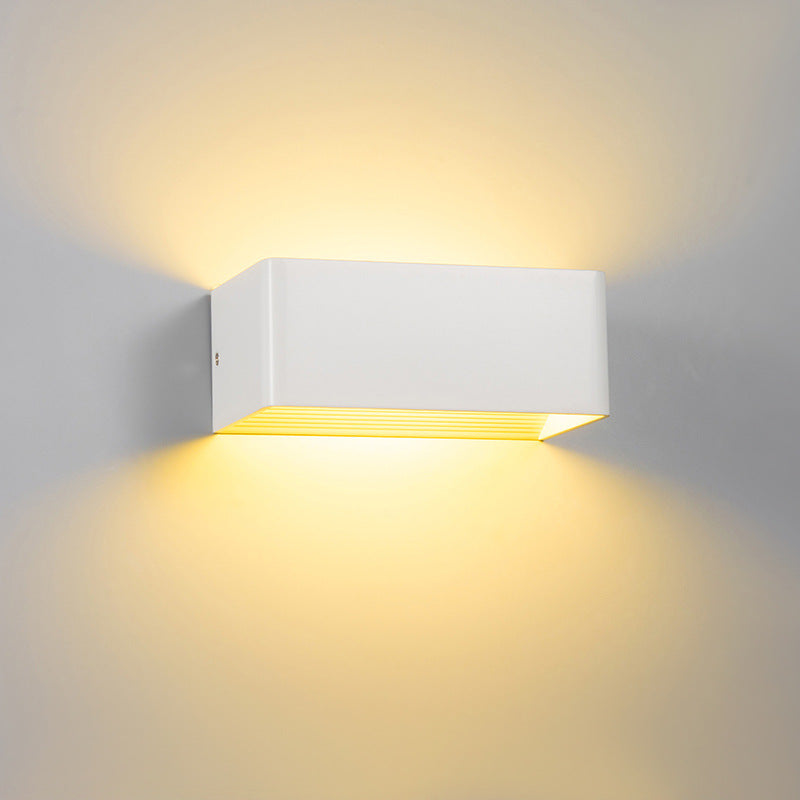 Cubis – Moderne Vierkante Wandlamp met Minimalistisch Ontwerp