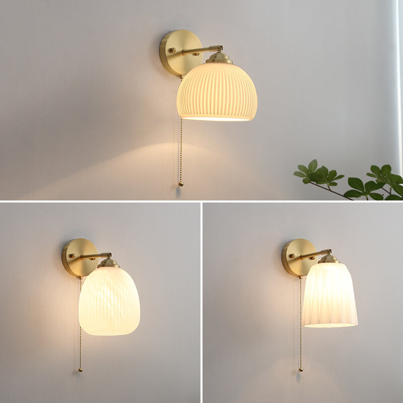 Liora – Scandinavische Melkwitte Glazen Messing Wandlamp (1-Lichts, Trekkoord)