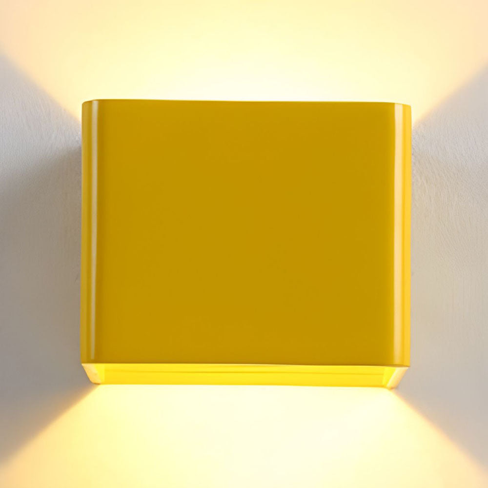 Cubis – Moderne Vierkante Wandlamp met Minimalistisch Ontwerp