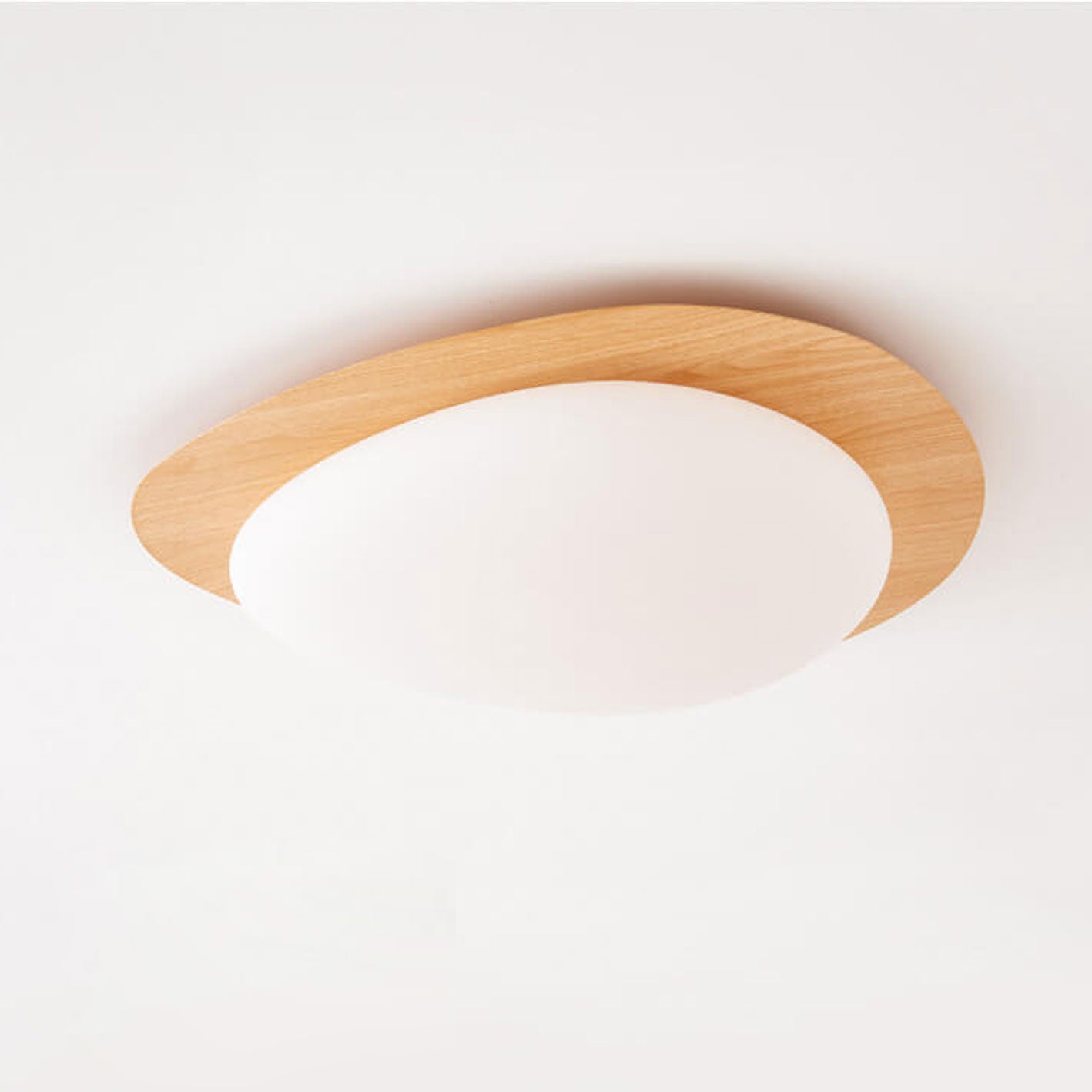 Pebble – Scandinavische Houtnerf LED Plafondlamp (Opbouw, Dimbare Opties)