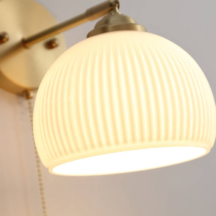 Liora – Scandinavische Melkwitte Glazen Messing Wandlamp (1-Lichts, Trekkoord)