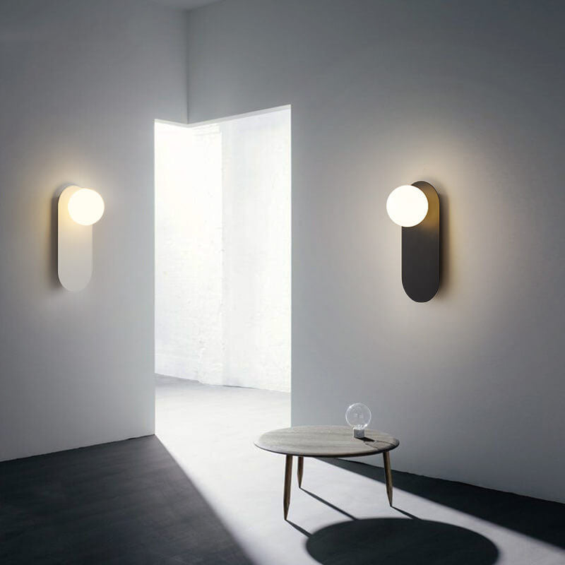 Liora – Scandinavische Minimalistische Wandlamp met Glazen Bol (Zwarte & Witte Basis)
