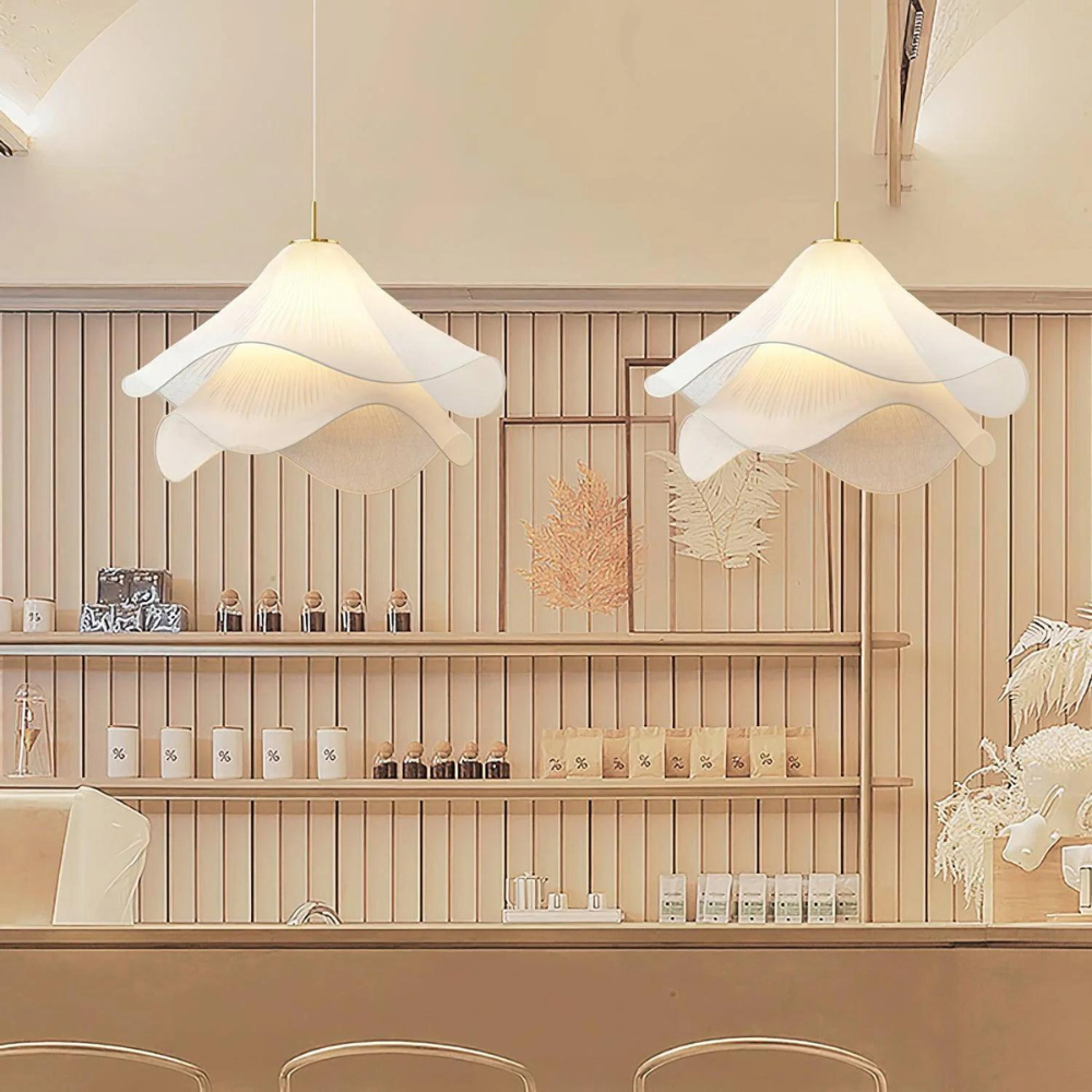 Flora – Stoffen Hanglamp & Plafondlamp (Elegante Bloemvorm, Warm Licht)