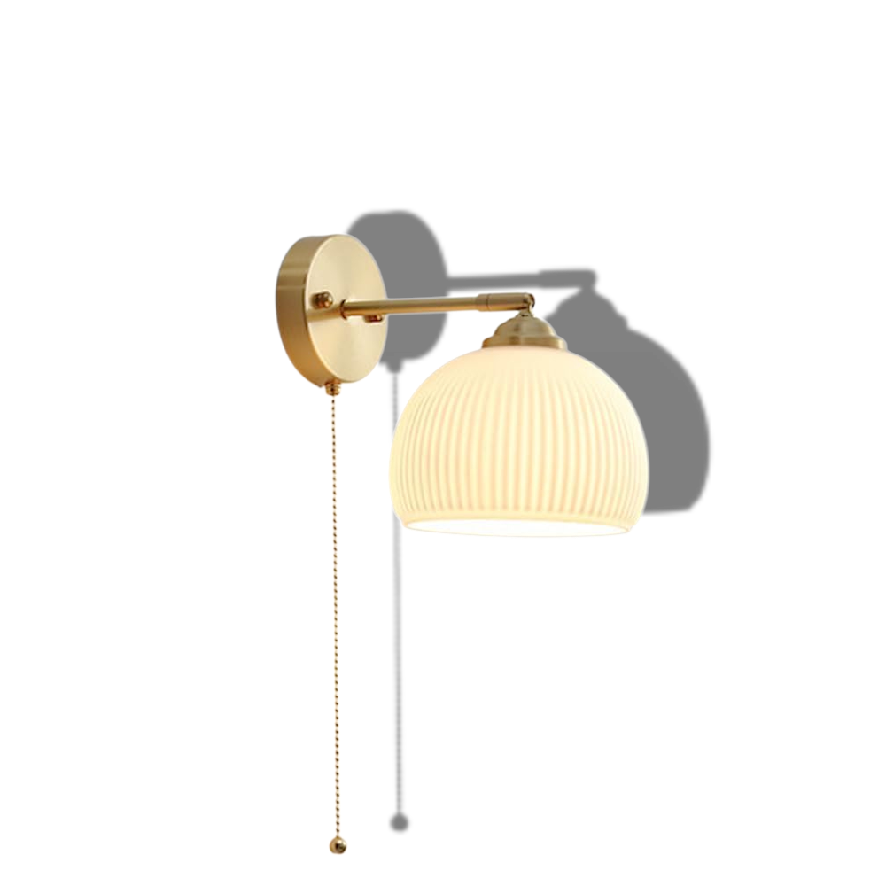Liora – Scandinavische Melkwitte Glazen Messing Wandlamp (1-Lichts, Trekkoord)