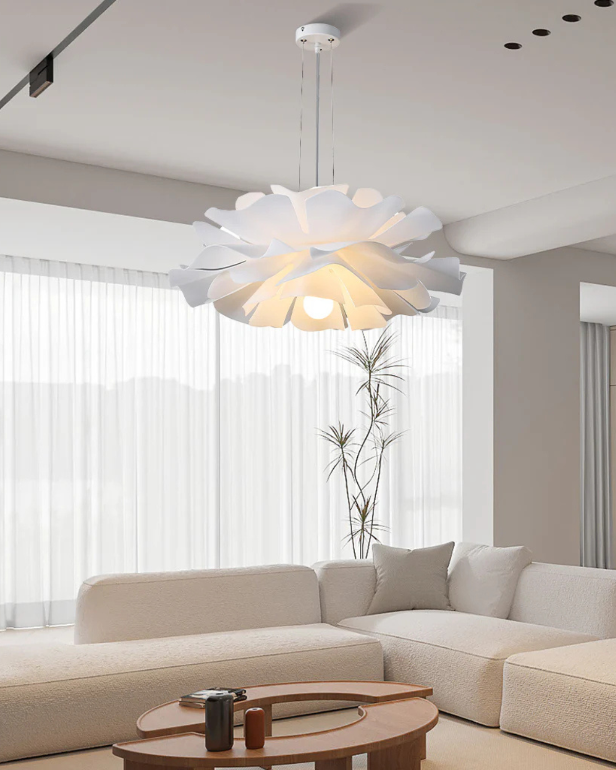 Elara – Bloemvormige Hanglamp met Petalen Design