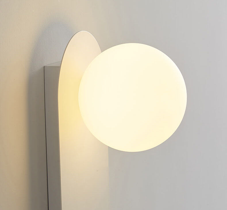 Liora – Scandinavische Minimalistische Wandlamp met Glazen Bol (Zwarte & Witte Basis)