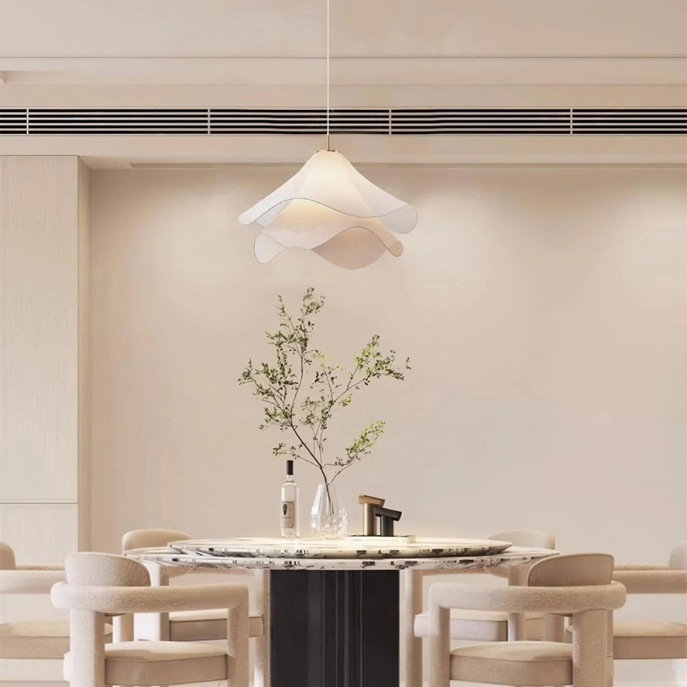 Flora – Stoffen Hanglamp & Plafondlamp (Elegante Bloemvorm, Warm Licht)