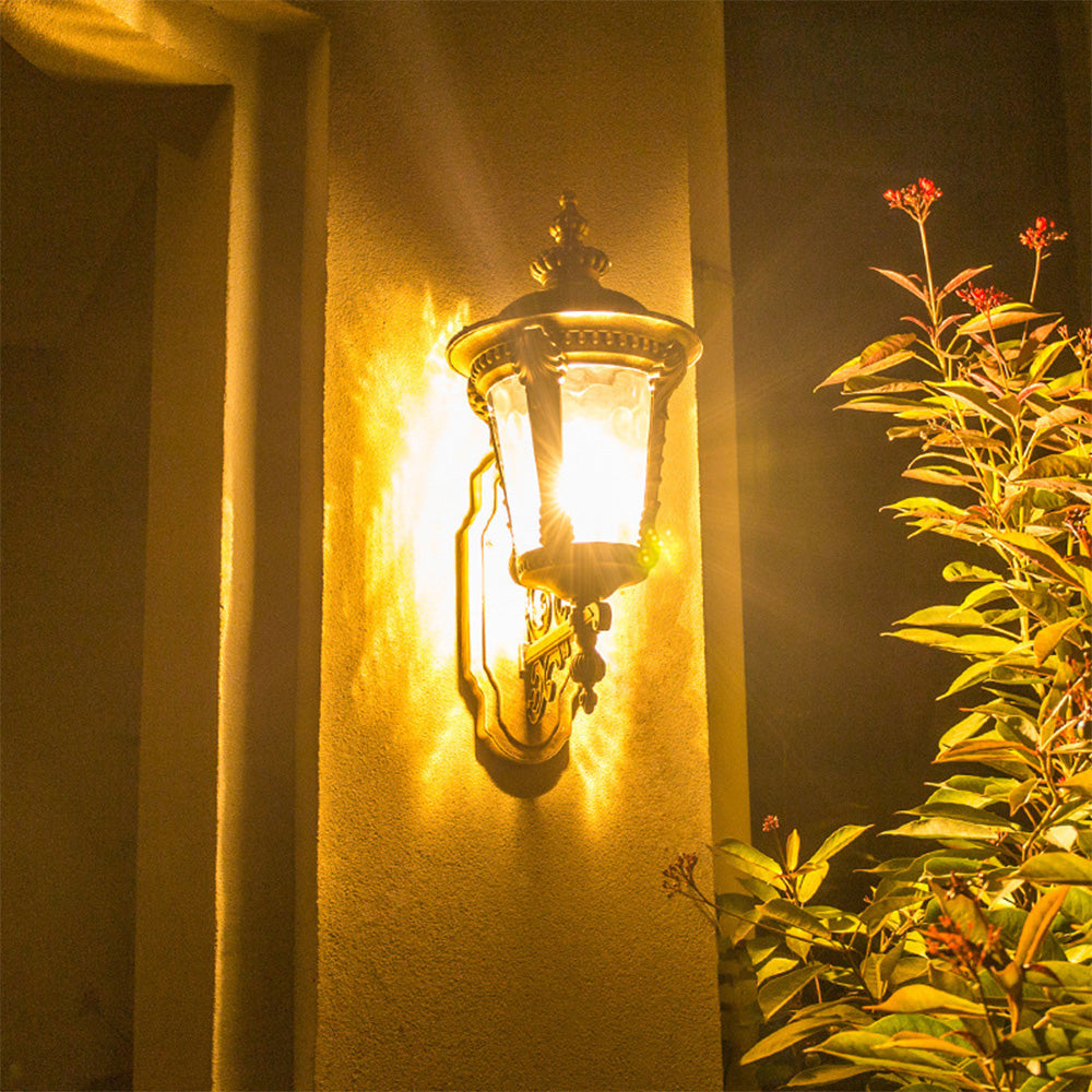 Avelora – Vintage Buiten Wandlamp met Glazen Kap