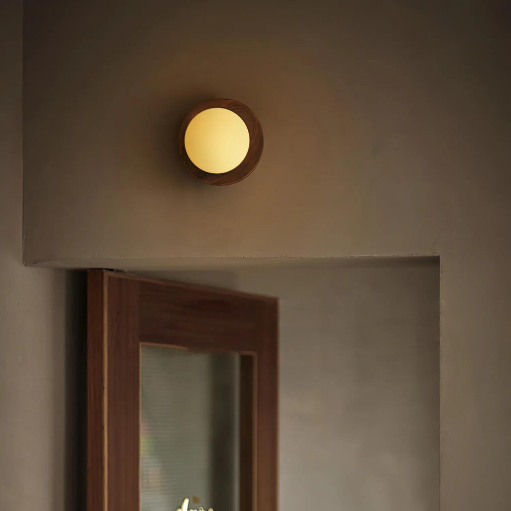 Liora – Scandinavische Minimalistische Hout & Glas LED Wandlamp