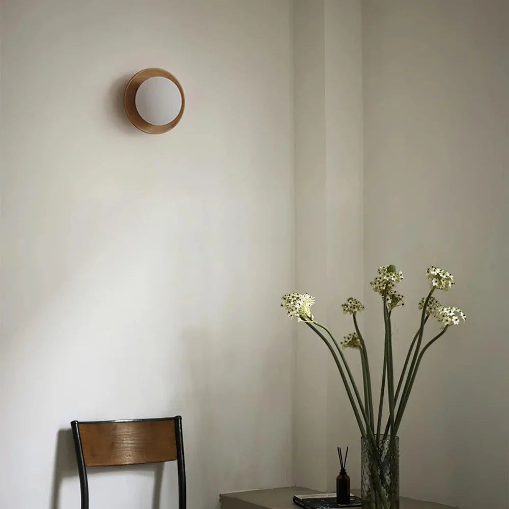 Liora – Scandinavische Minimalistische Hout & Glas LED Wandlamp
