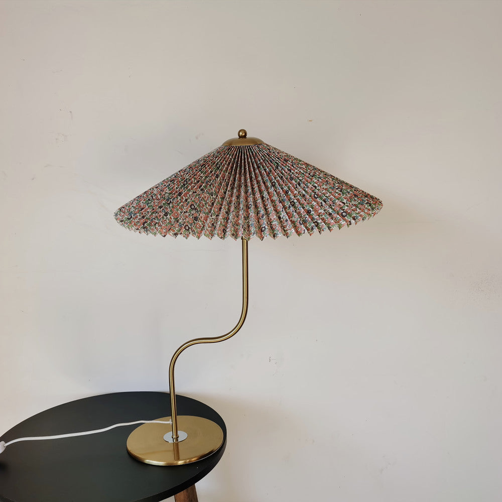 Umbra – Retro Geplooide Paraplushaped Tafellamp (1-Lichts, Decoratief)