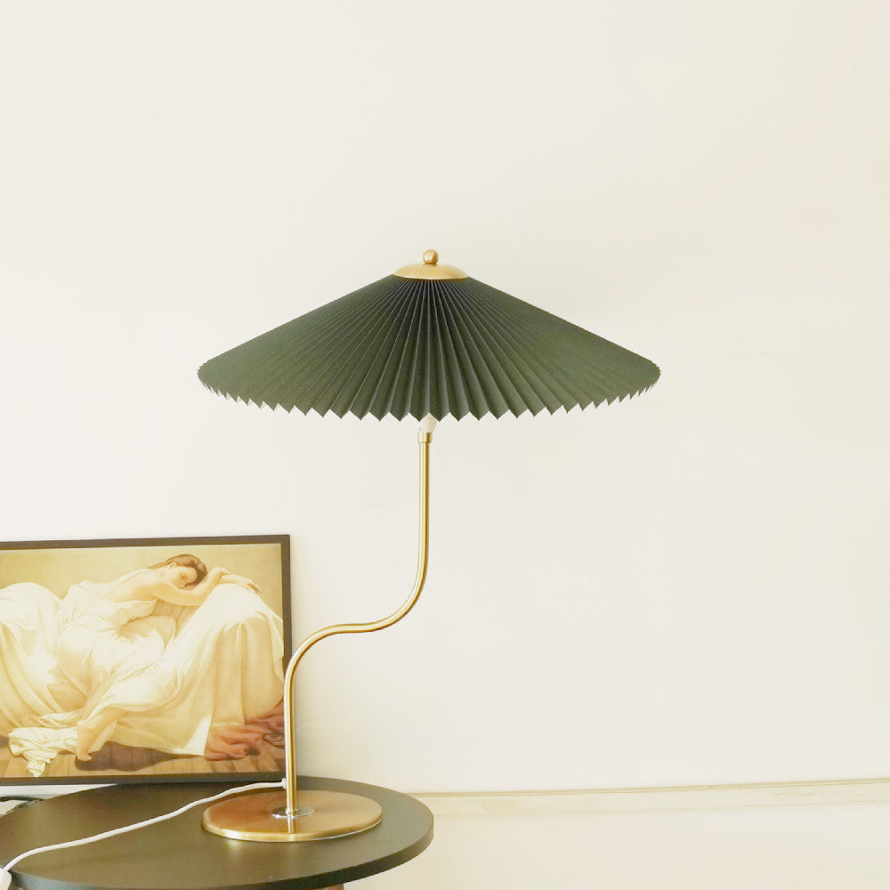 Umbra – Retro Geplooide Paraplushaped Tafellamp (1-Lichts, Decoratief)
