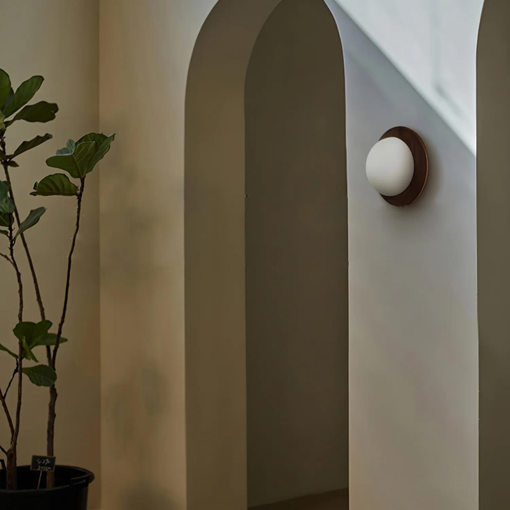 Liora – Scandinavische Minimalistische Hout & Glas LED Wandlamp