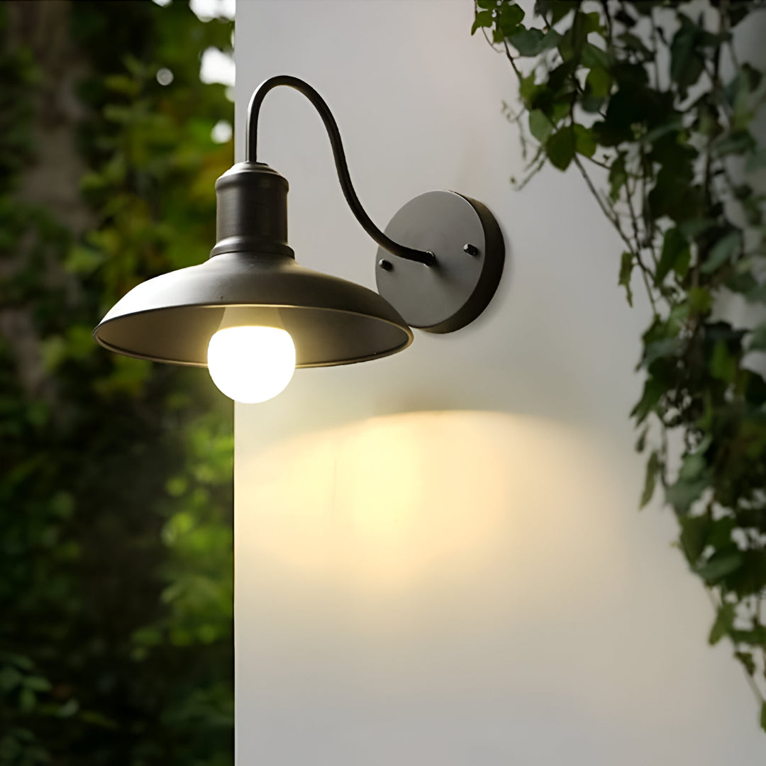 Hugbel – Industriële Gooseneck Buitenlamp