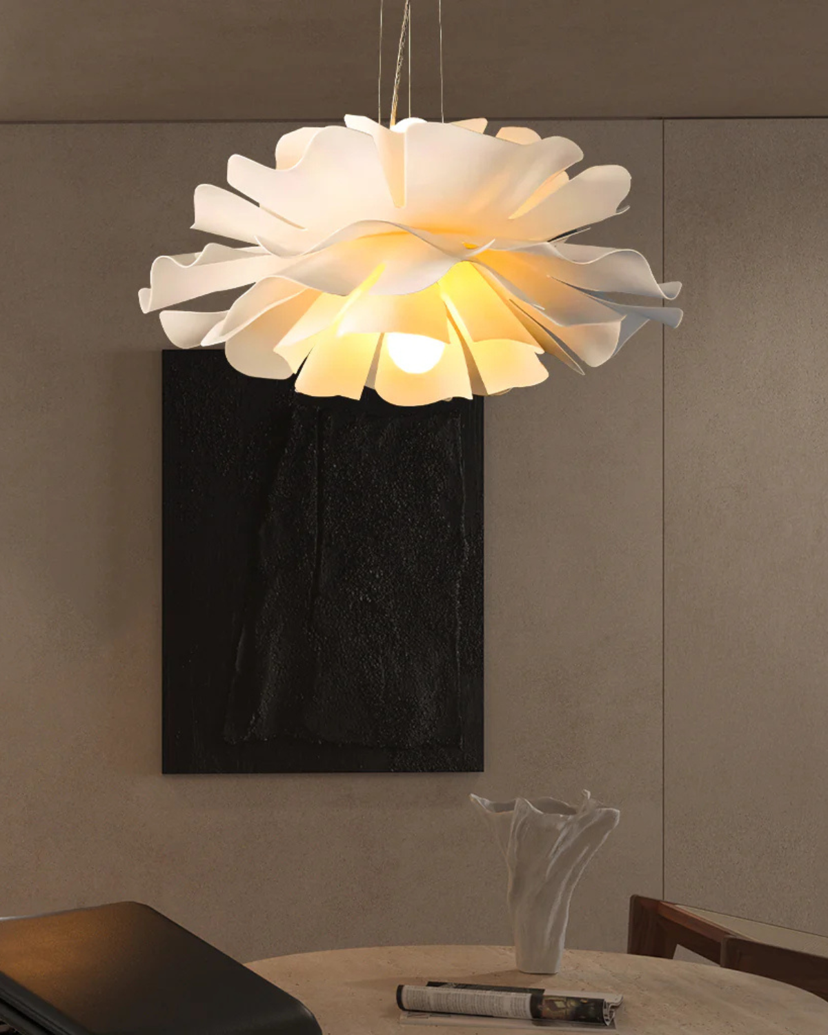 Elara – Bloemvormige Hanglamp met Petalen Design