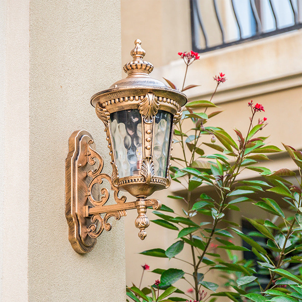 Avelora – Vintage Buiten Wandlamp met Glazen Kap
