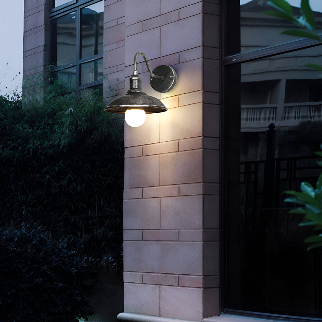 Hugbel – Industriële Gooseneck Buitenlamp