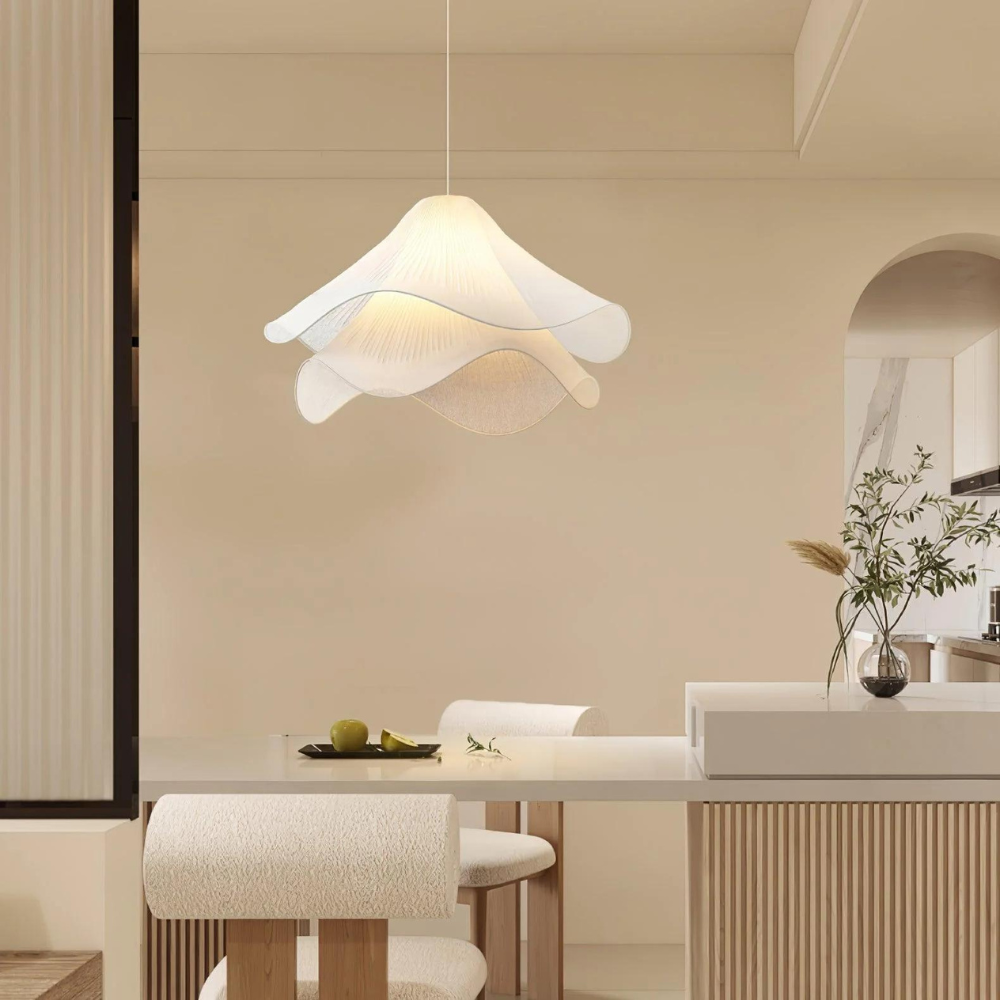 Flora – Stoffen Hanglamp & Plafondlamp (Elegante Bloemvorm, Warm Licht)