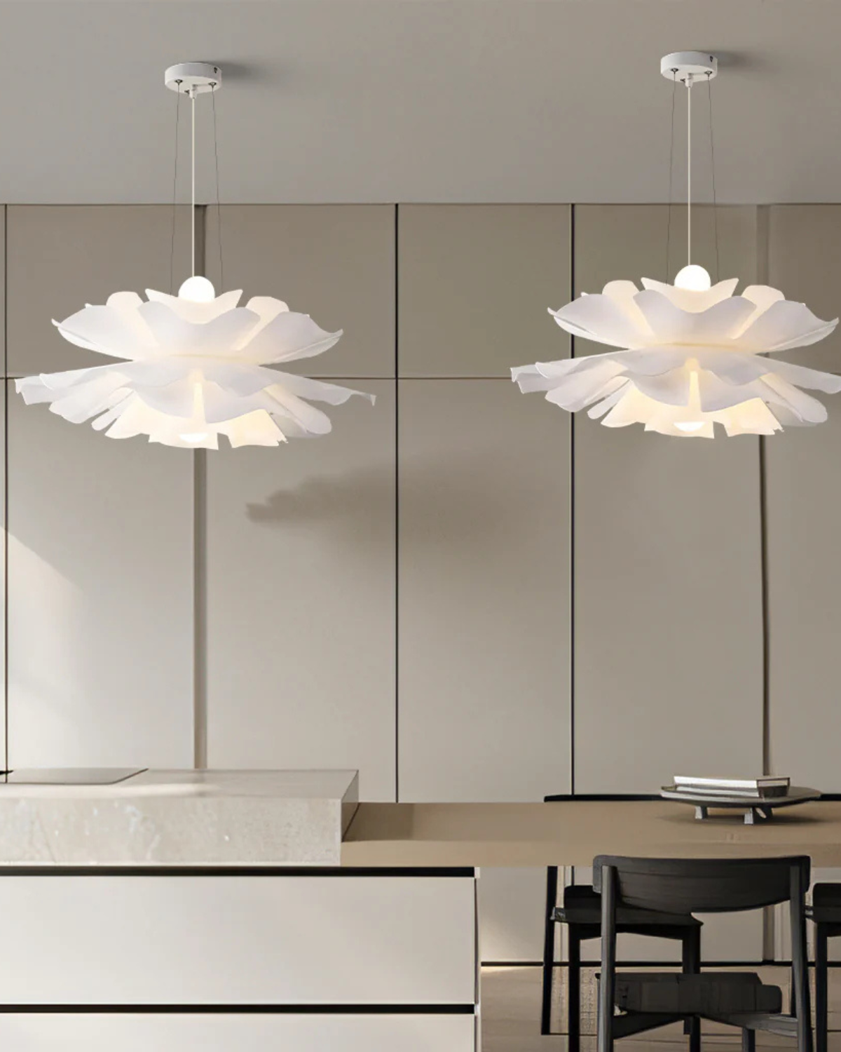Elara – Bloemvormige Hanglamp met Petalen Design