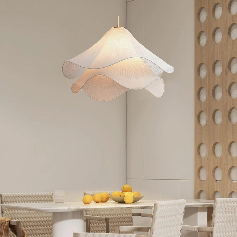 Flora – Stoffen Hanglamp & Plafondlamp (Elegante Bloemvorm, Warm Licht)