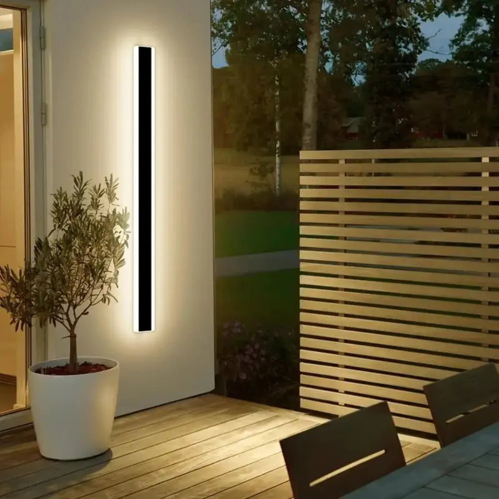 Earthrae - Zwarte IP65 Waterdichte LED Buitenwandlamp met Warm Wit Licht 3000K