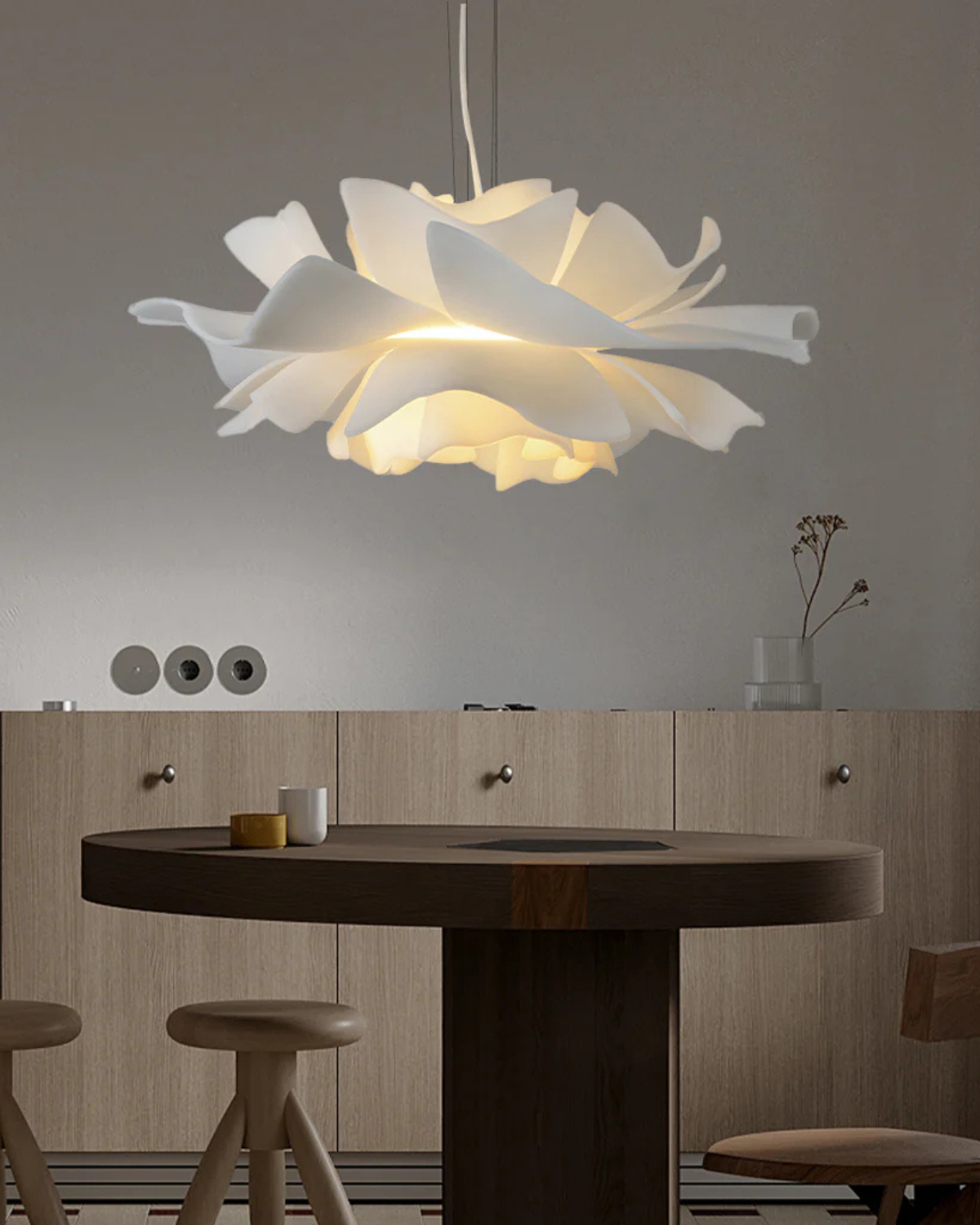 Elara – Bloemvormige Hanglamp met Petalen Design