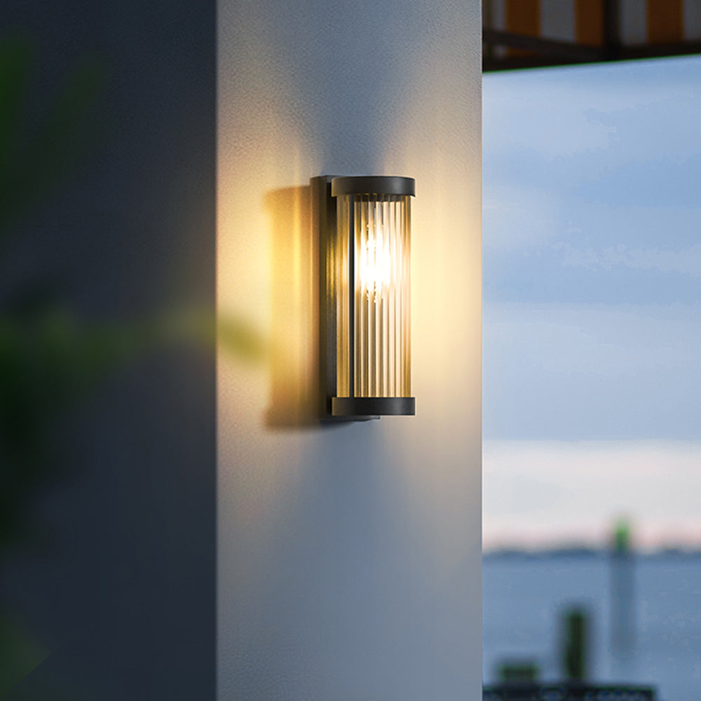 Erya – Cilindrische Buiten Wandlamp (Metaal & Glas, Zonne-energie/Bedraad, IP65 Waterdicht)