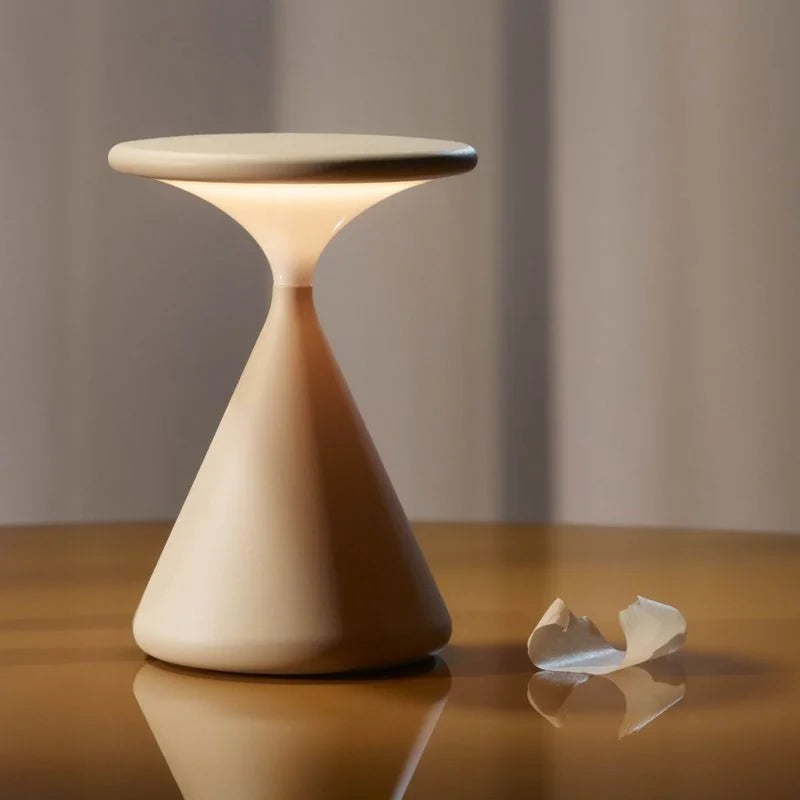 Amos – Draadloze LED Tafellamp (Zandloper Design, Dimbaar, Oplaadbaar)