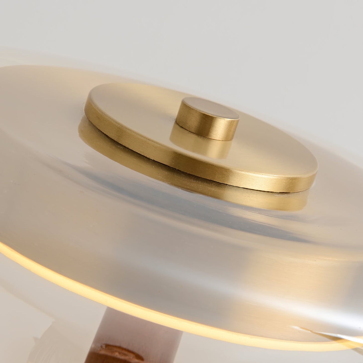 Moonpath - Minimalistische Glazen Tafellamp Met Strakke Houten Voet