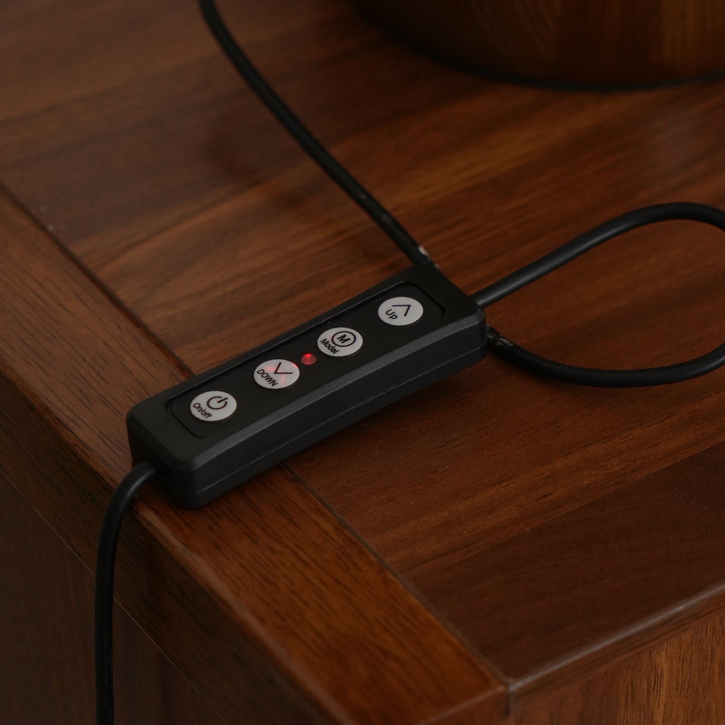 Moonpath - Minimalistische Glazen Tafellamp Met Strakke Houten Voet