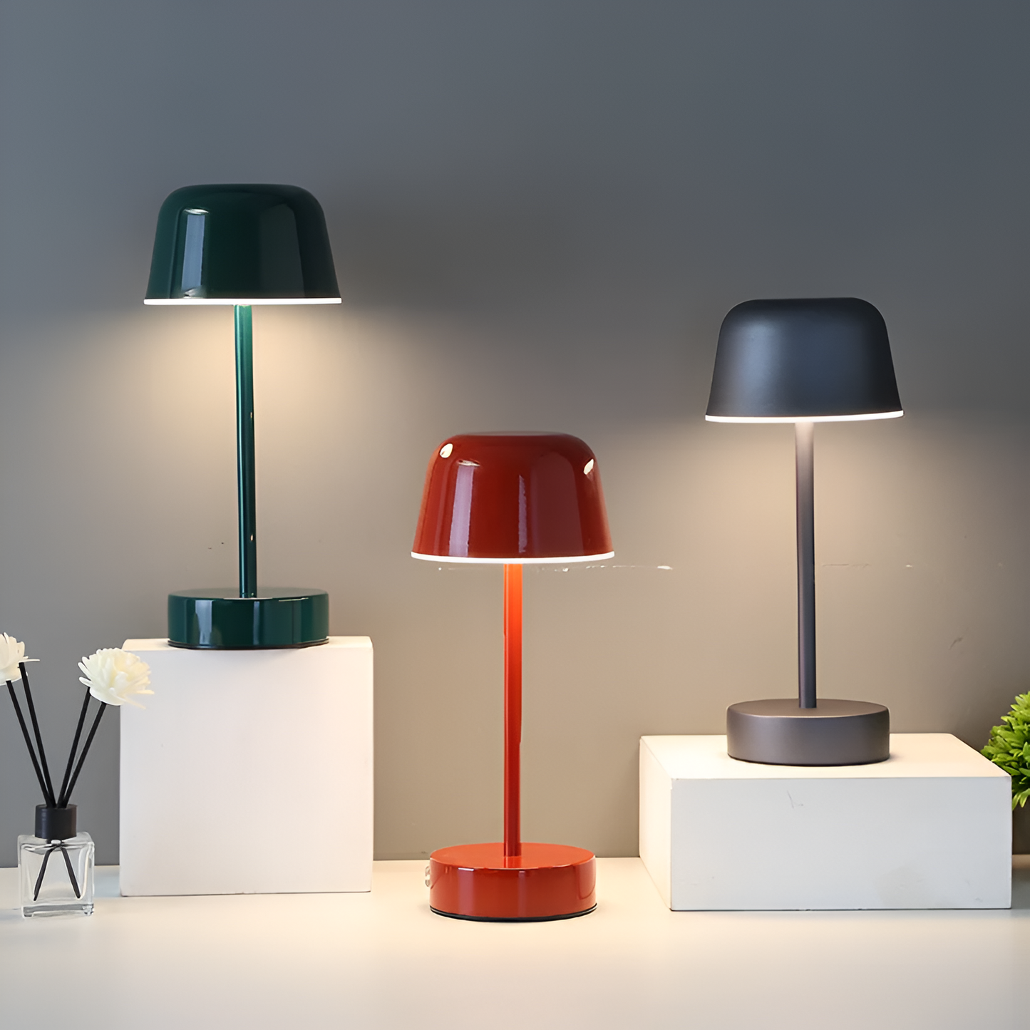 Viva – Retro LED Tafellamp (Draadloos, USB Oplaadbaar, Kleurrijk Design)