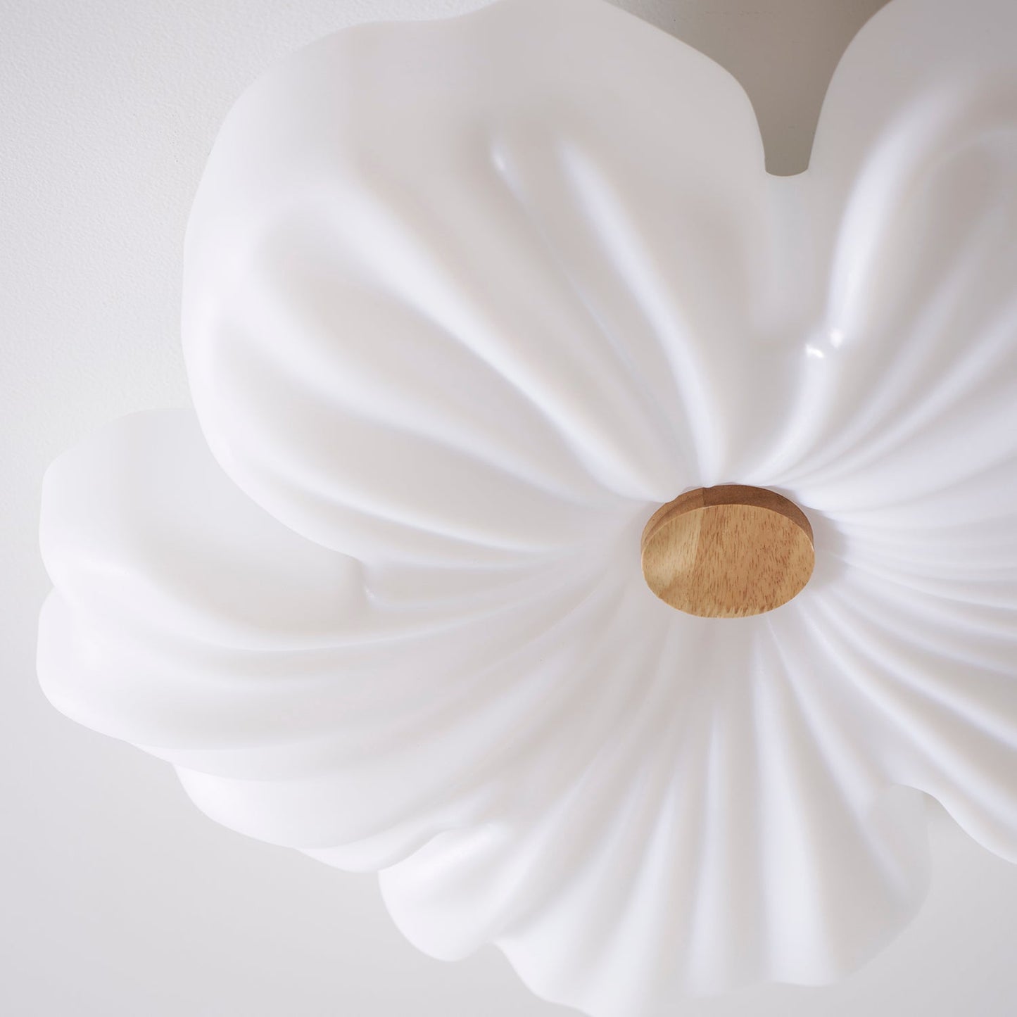 Shinora - Stijlvolle Crème Bloemen Plafondlamp Met Zachte Verlichting