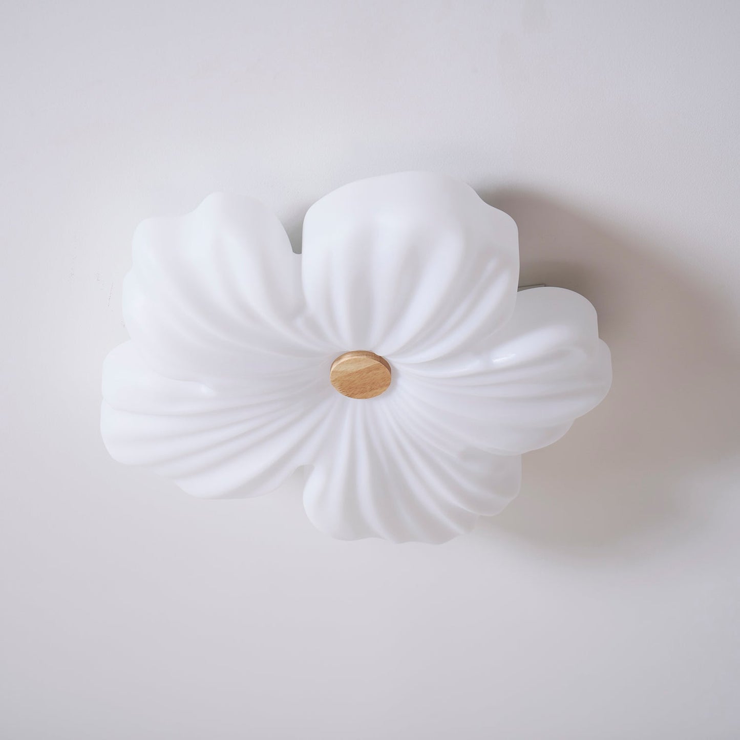 Shinora - Stijlvolle Crème Bloemen Plafondlamp Met Zachte Verlichting