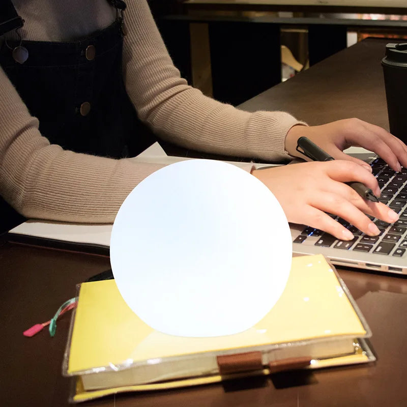 LumiGlobe – Draadloze LED Tafellamp (16 Kleuren, Oplaadbaar)