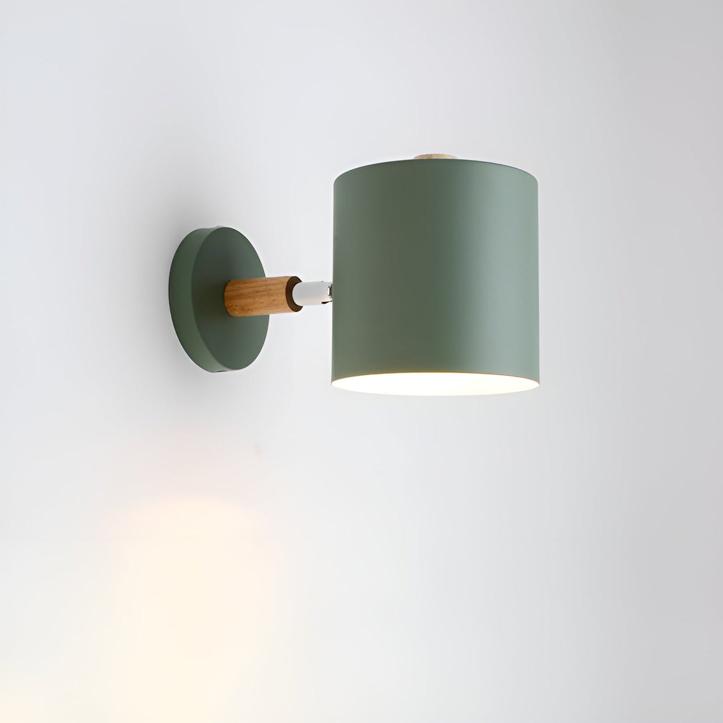 Auri – Verstelbare Pastel Wandlamp (Scandinavisch Ontwerp, Houtaccent)
