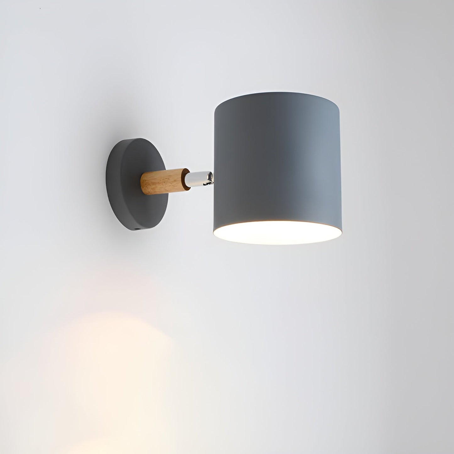 Auri – Verstelbare Pastel Wandlamp (Scandinavisch Ontwerp, Houtaccent)