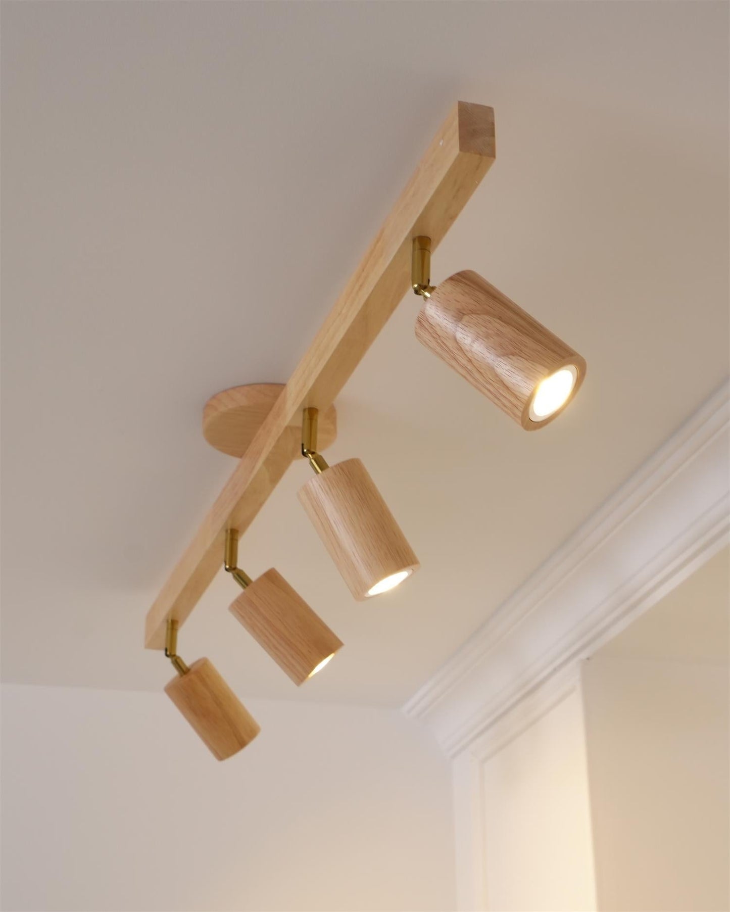 Norvia – Houten Rail Plafondlamp met Verstelbare Spots