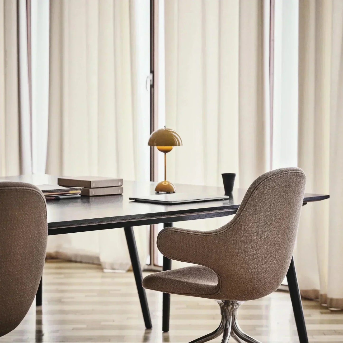 Lumora – Luxe Tafellamp in Paddenstoelvorm met Dimmer