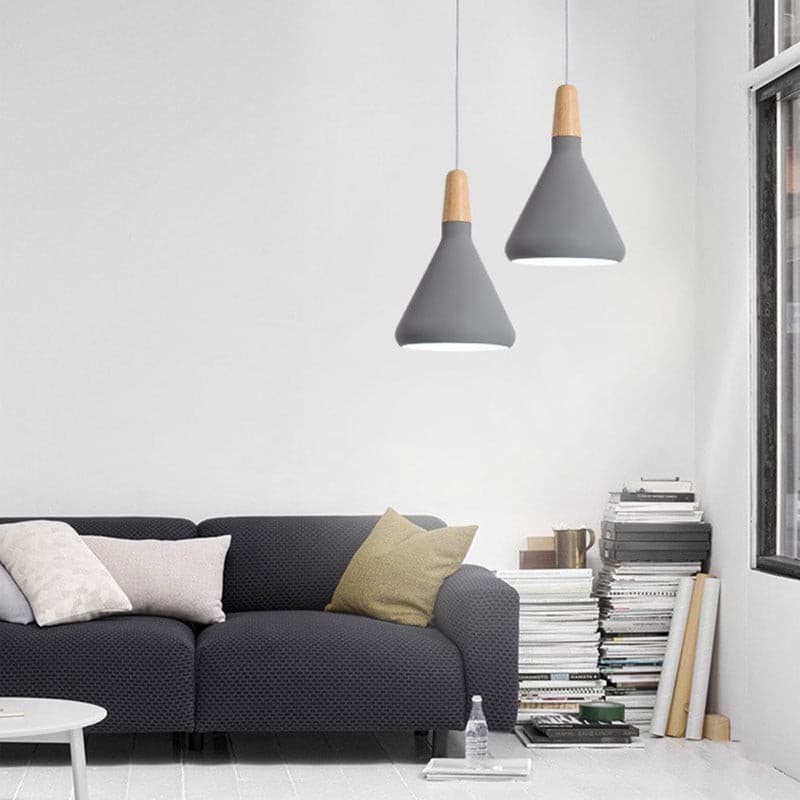Glowbelle - Elegante Kegelvormige Hanglamp Met Geoliede Walnootstam Voor Warme Sfeer