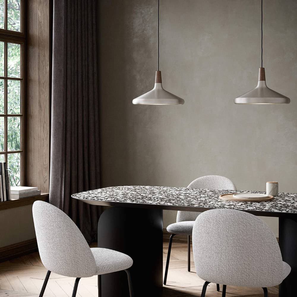 Glowbelle - Elegante Kegelvormige Hanglamp Met Geoliede Walnootstam Voor Warme Sfeer