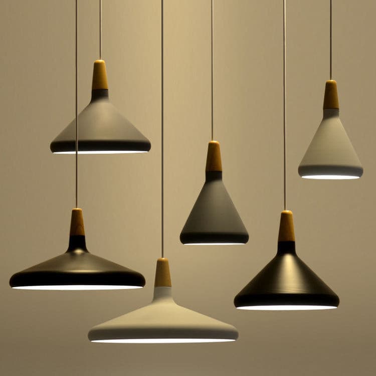 Glowbelle - Elegante Kegelvormige Hanglamp Met Geoliede Walnootstam Voor Warme Sfeer