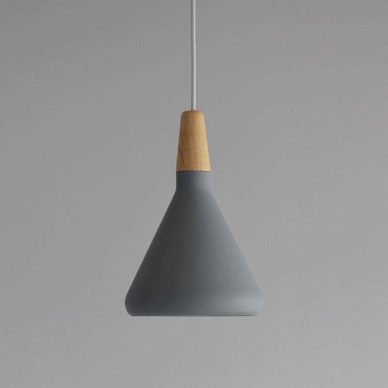 Glowbelle - Elegante Kegelvormige Hanglamp Met Geoliede Walnootstam Voor Warme Sfeer
