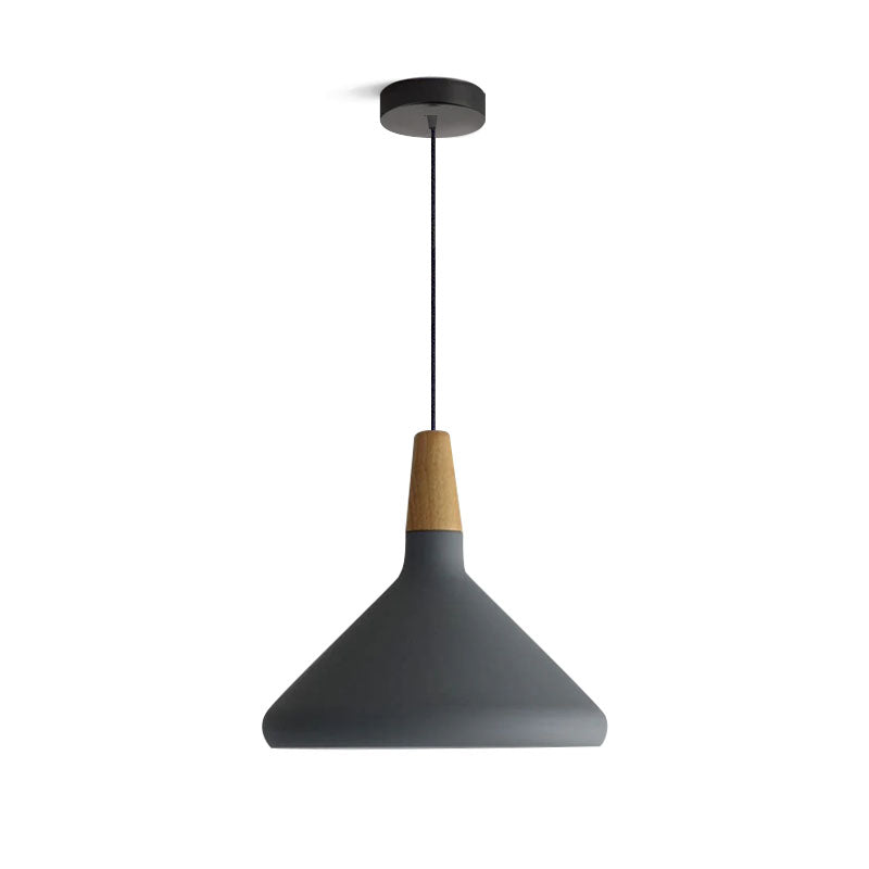 Glowbelle - Elegante Kegelvormige Hanglamp Met Geoliede Walnootstam Voor Warme Sfeer