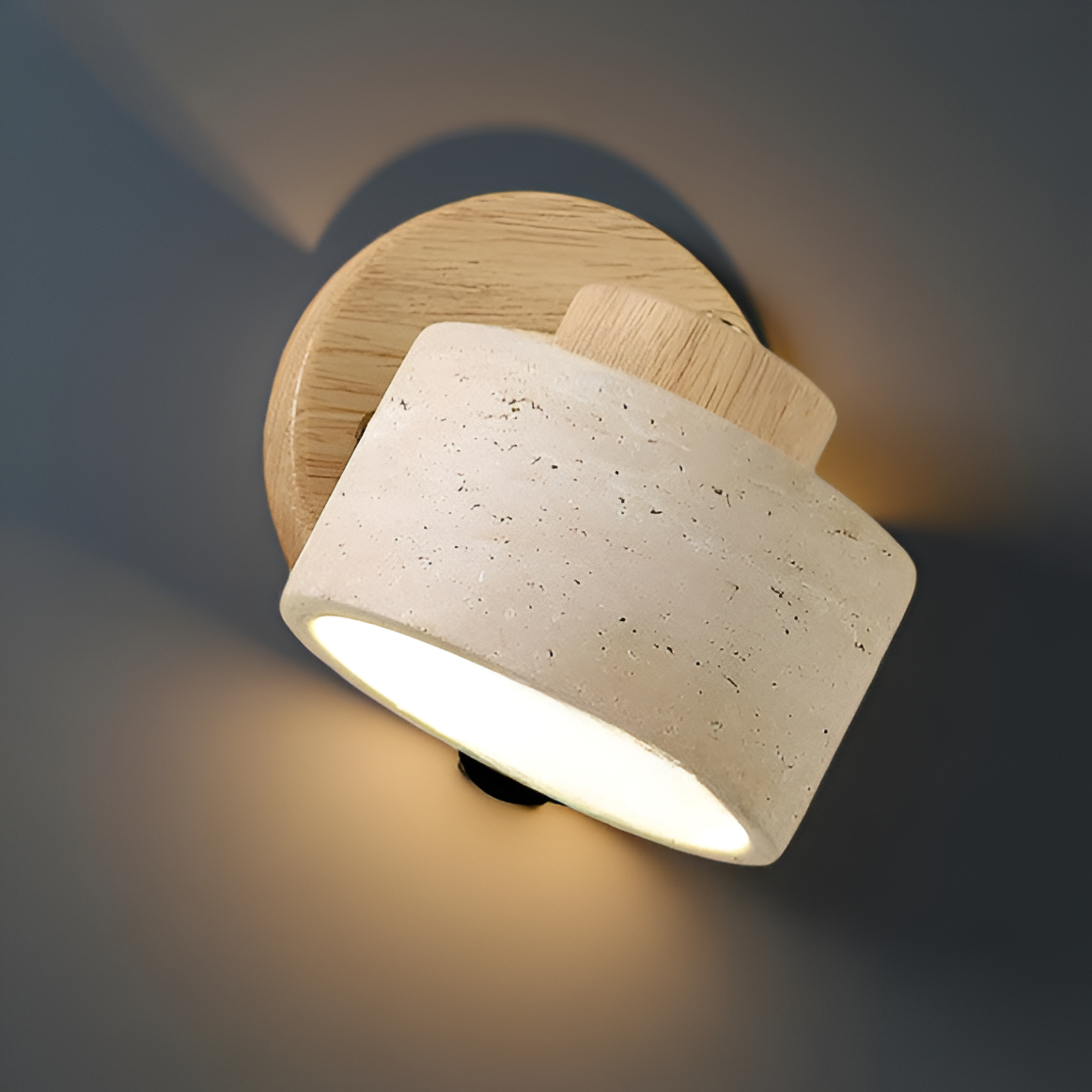 Liora – Minimalistische Travertin Leeswandlamp