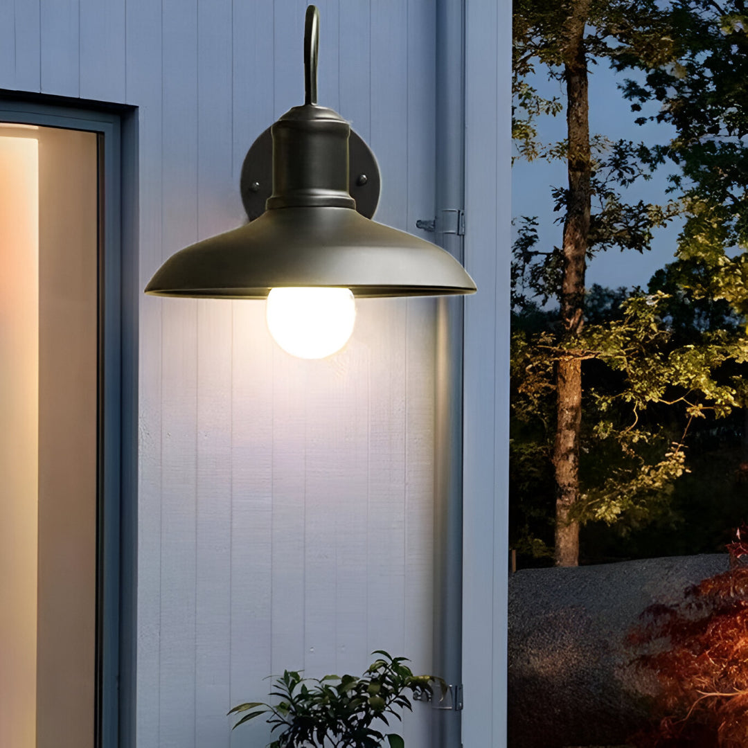 Hugbel – Industriële Gooseneck Buitenlamp