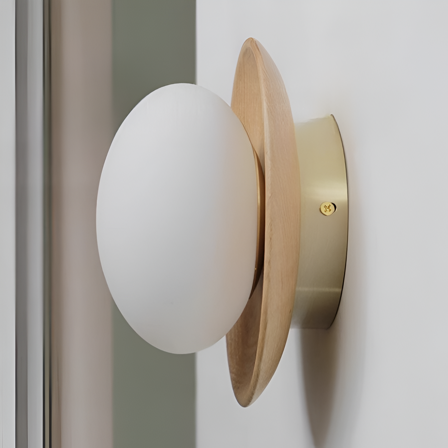Liora – Scandinavische Minimalistische Hout & Glas LED Wandlamp