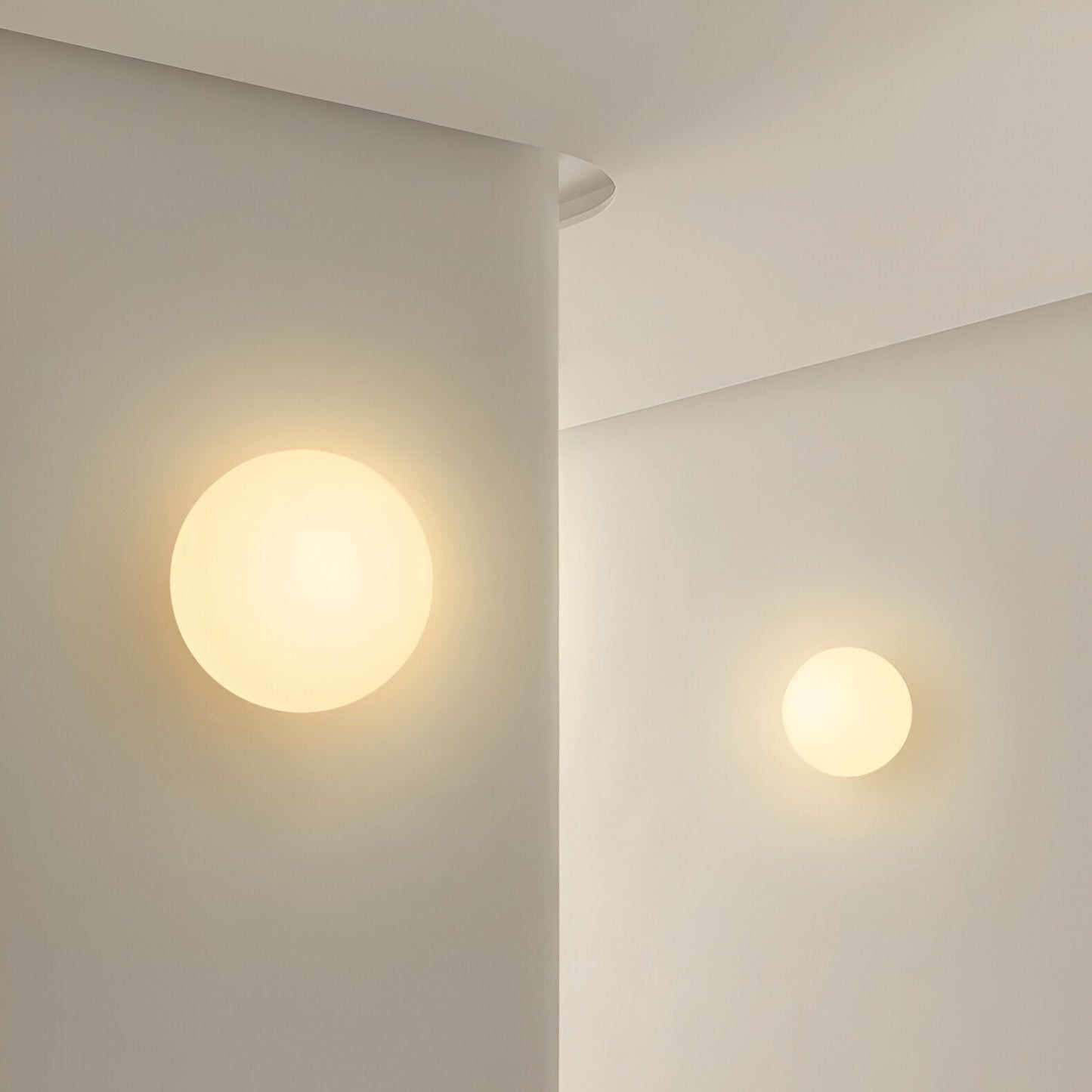 Dioscuri – Minimalistische Ronde Glas Wandlamp
