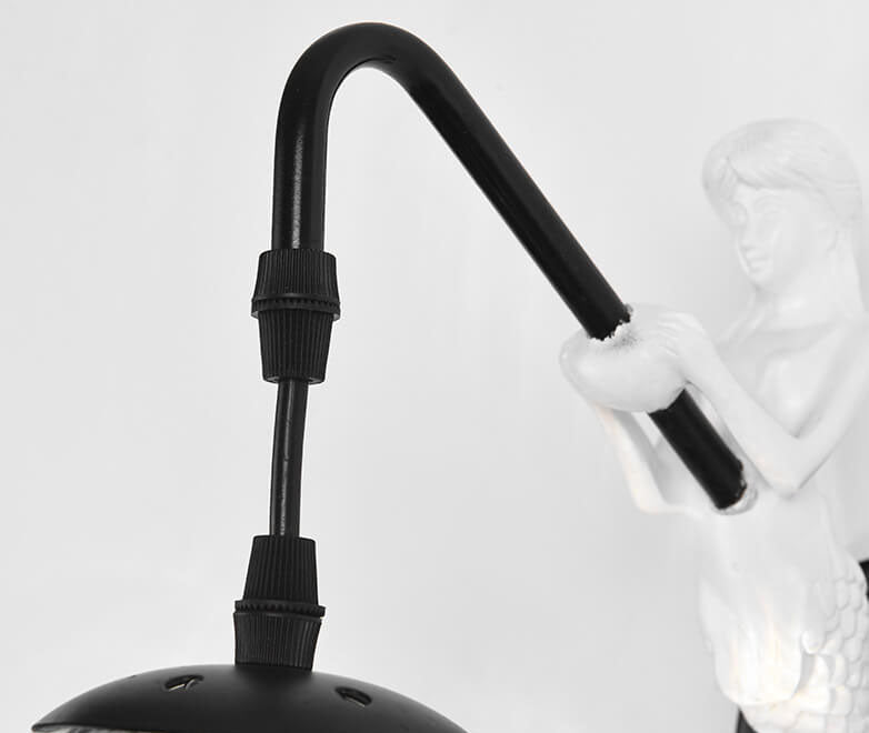 Sirena – Vintage Zeemeermin Wandlamp met Glazen Bol (1-Licht)