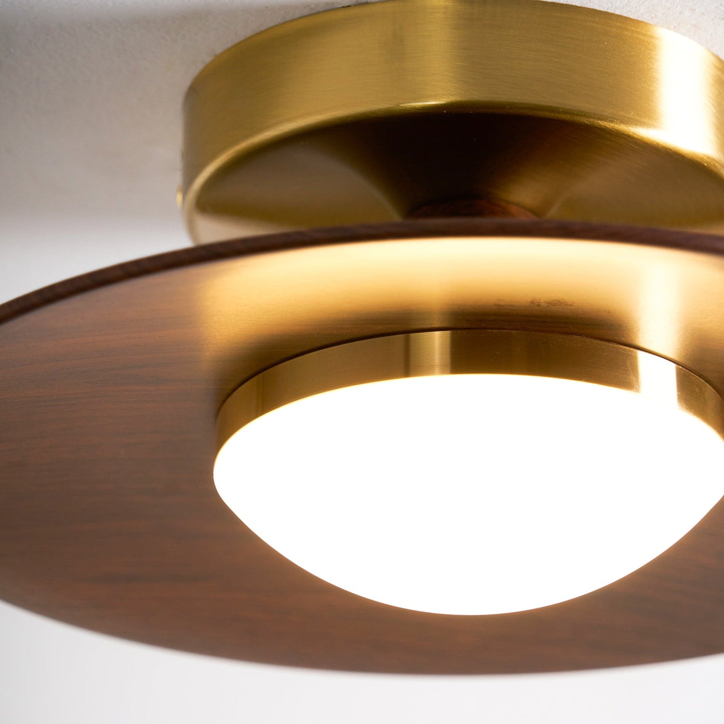 Illuvia - Strakke Plafondlamp Met Metalen Frame - Ronde Vorm